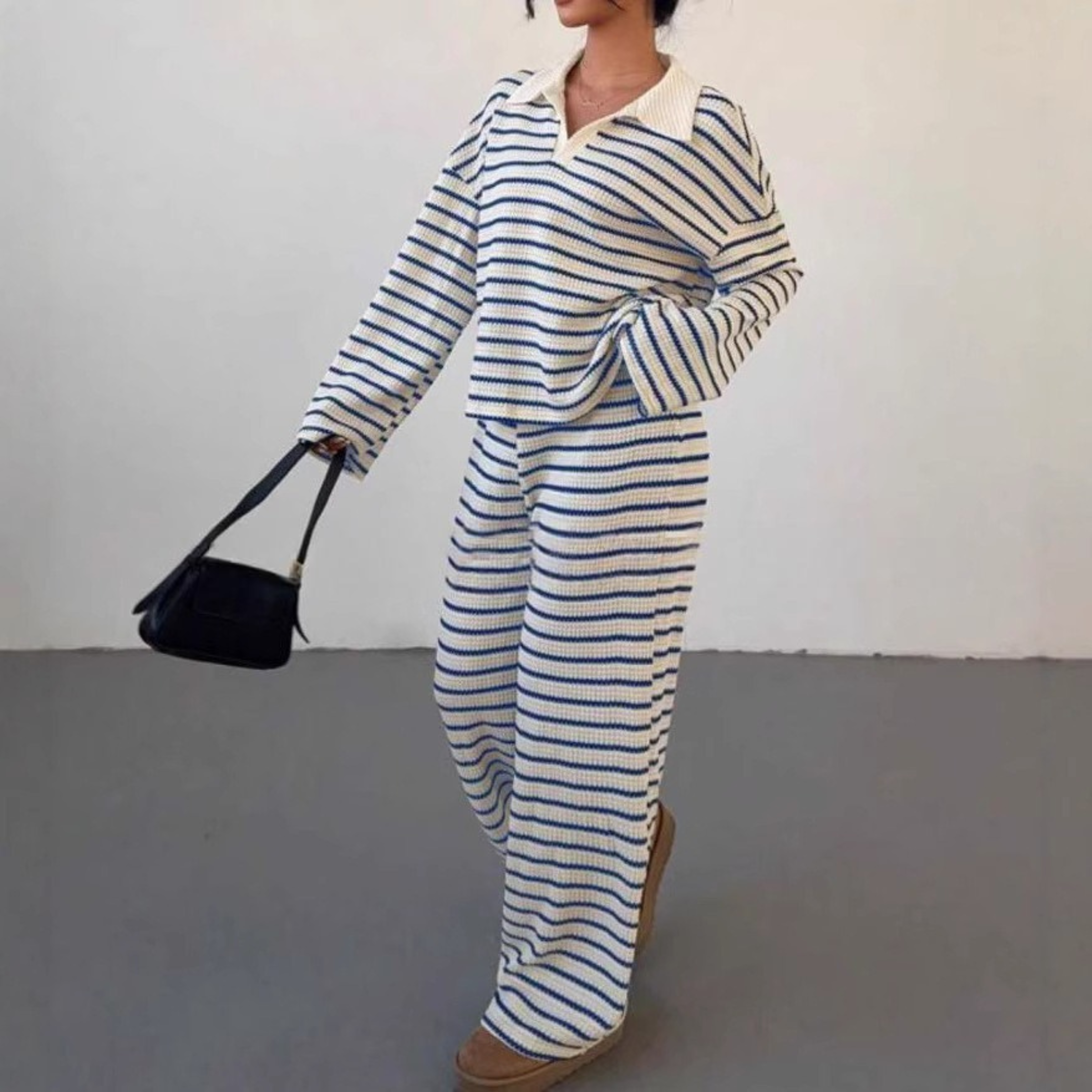 INCIT - Striped V-Neck Long Sleeve