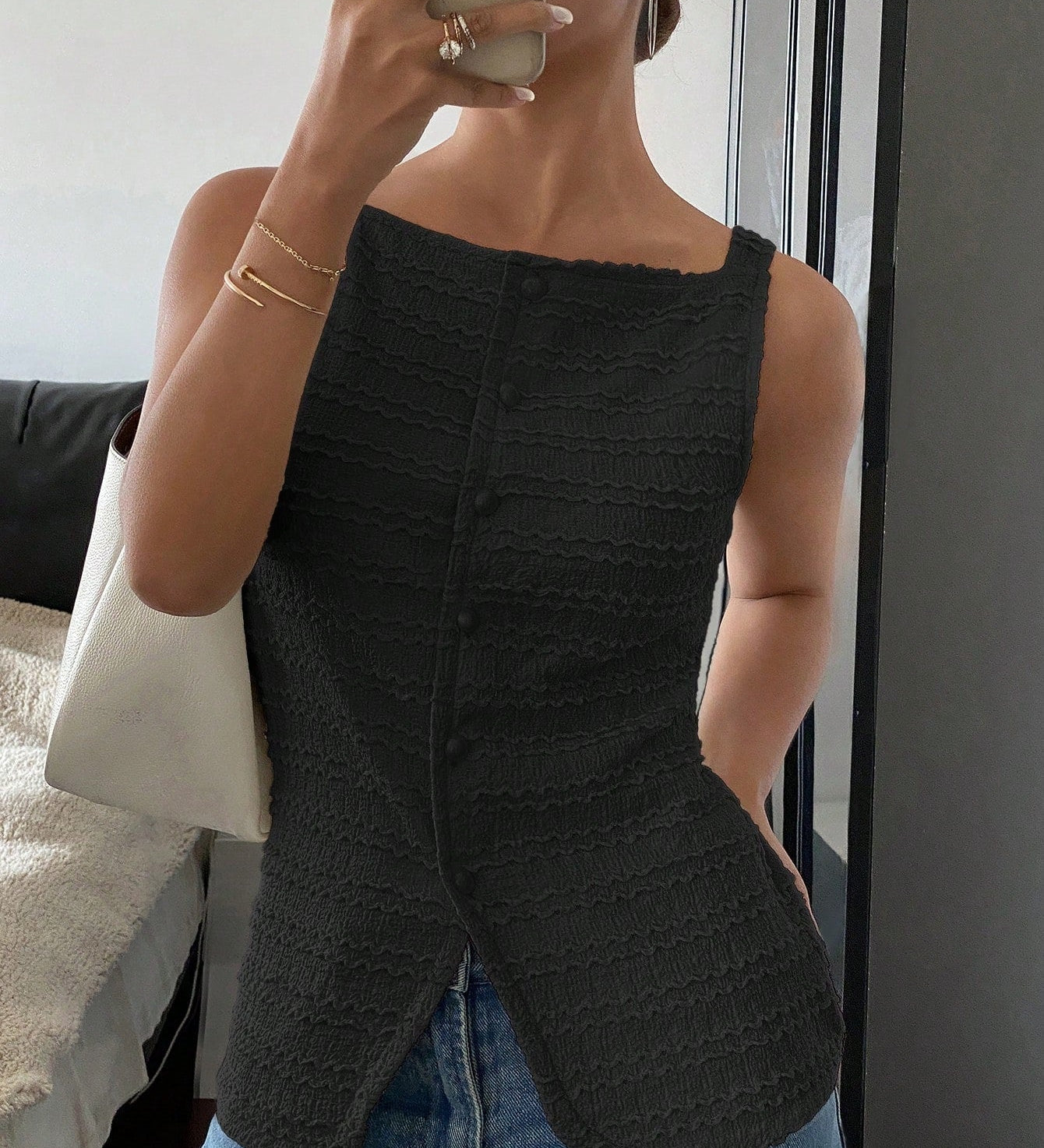Queenie - Classy Button Front Sleeveless Outerwear Vest